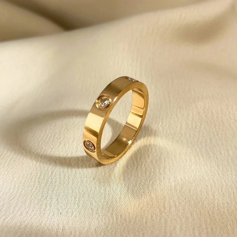 Lustreé | Trendy Love Ring