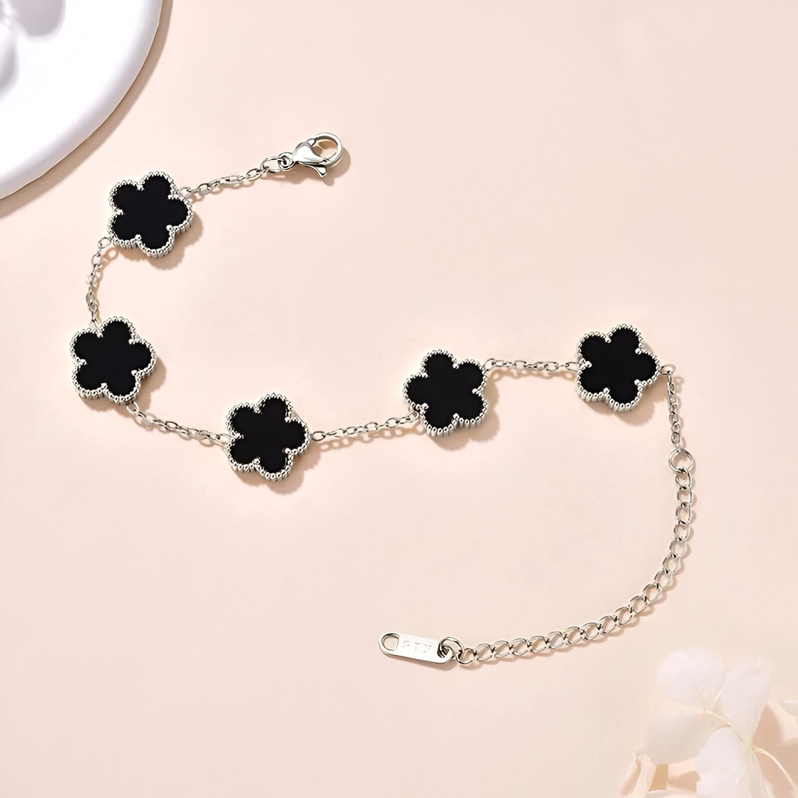 Lustreé | Lucky Clover Bracelet