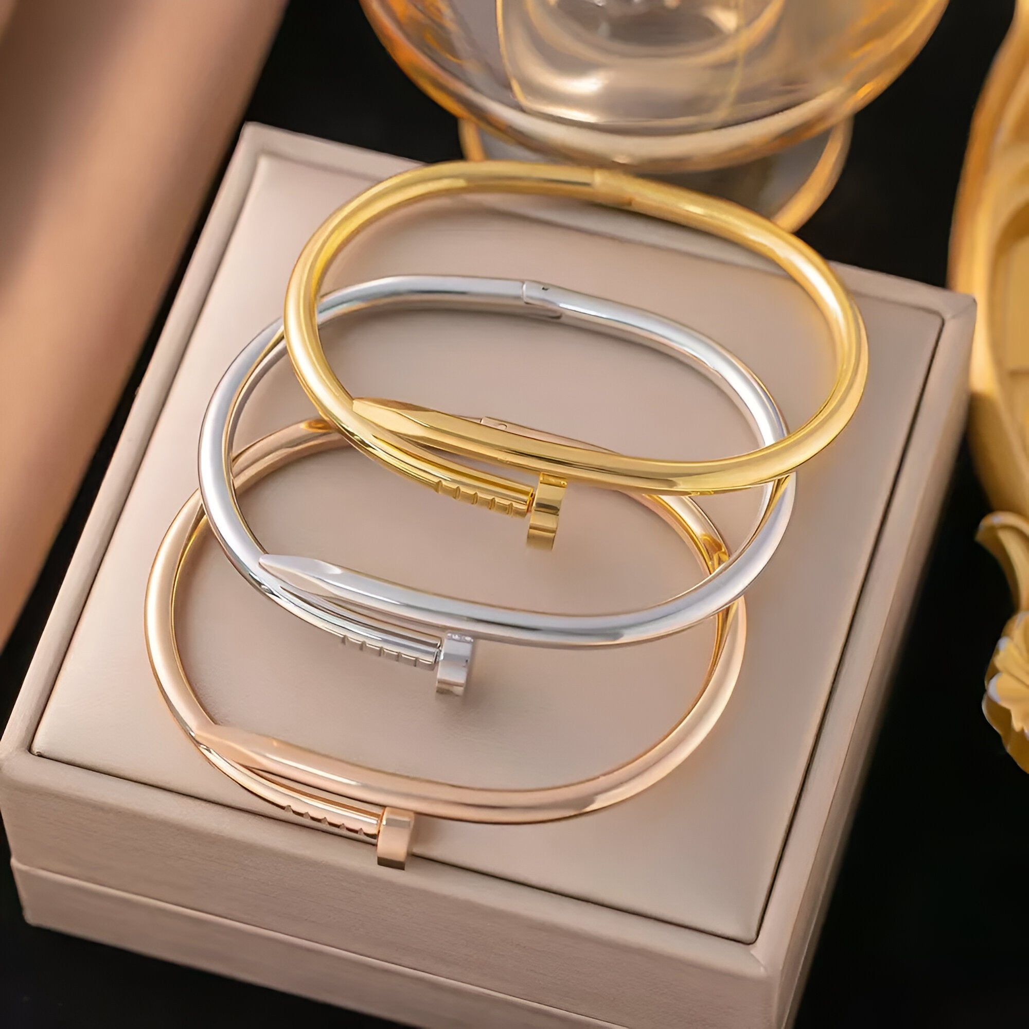 Lustreé | Curved Nail Bangle