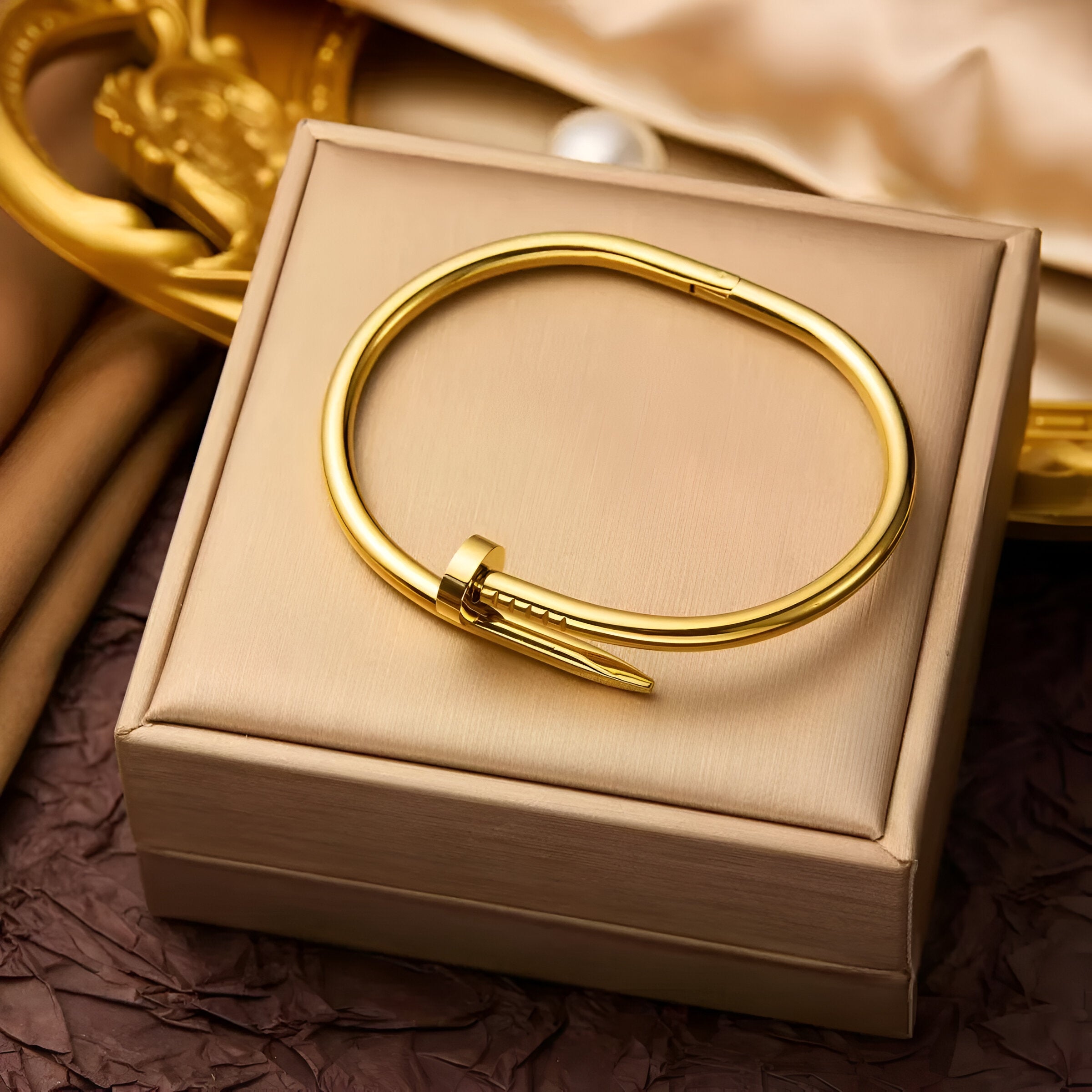 Lustreé | Curved Nail Bangle