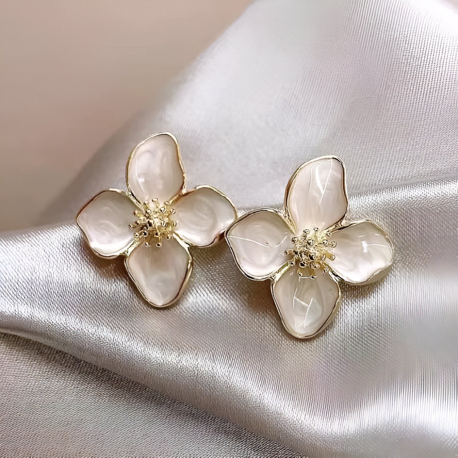 Lustreé | Hibiscus Flower Earrings